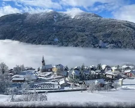 Stpeter, Midden In Meren Gebied Karinthie *
